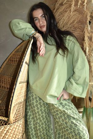 Lagen Lantern Sleeve Sweatshirt Matcha